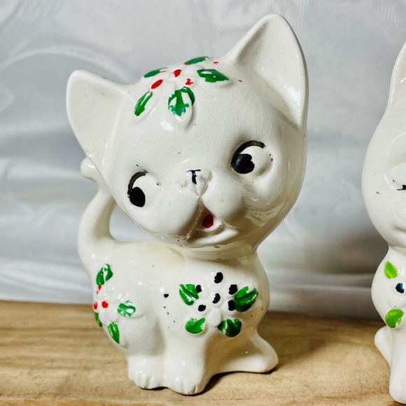 Vintage Norcrest Christmas Holiday Cats Salt & Pepper Shakers MCM 1960's era - Picture 3 of 7